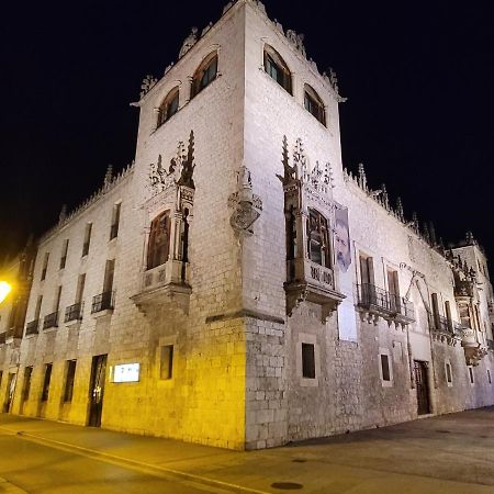 Mia Suites I Centro Historico - Parking & Wifi Free บูร์โกส ภายนอก รูปภาพ