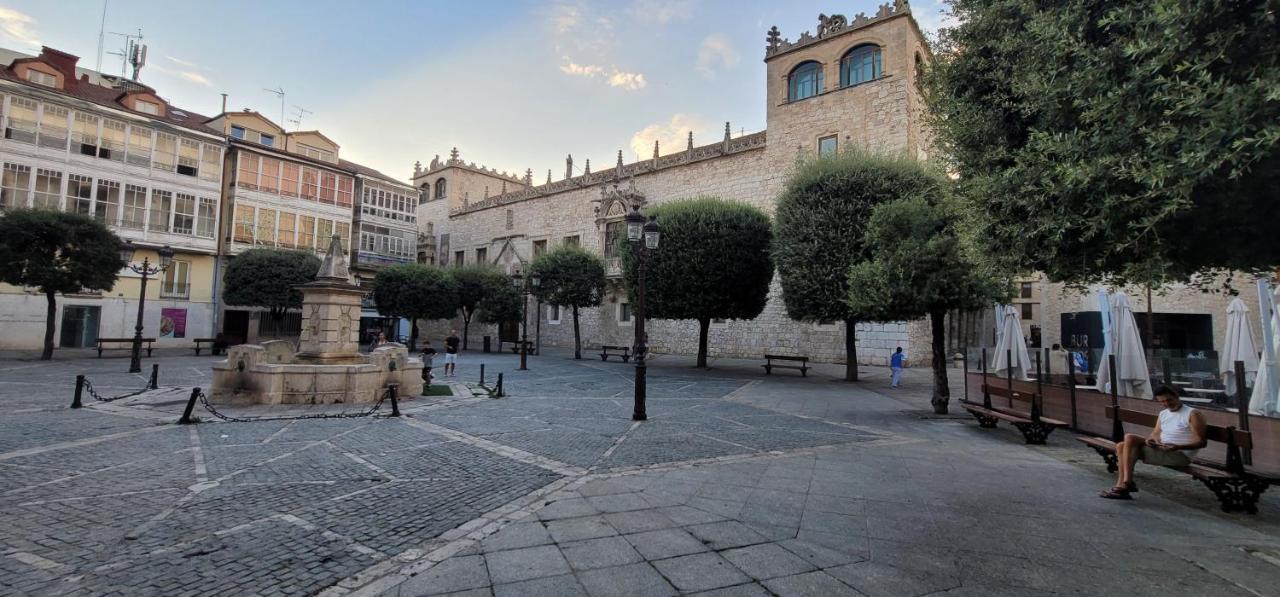 Mia Suites I Centro Historico - Parking & Wifi Free บูร์โกส ภายนอก รูปภาพ